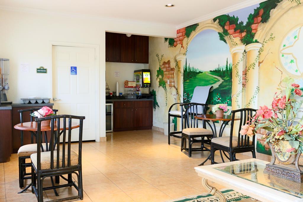 The Symphony Inn & Suites Houston Extérieur photo