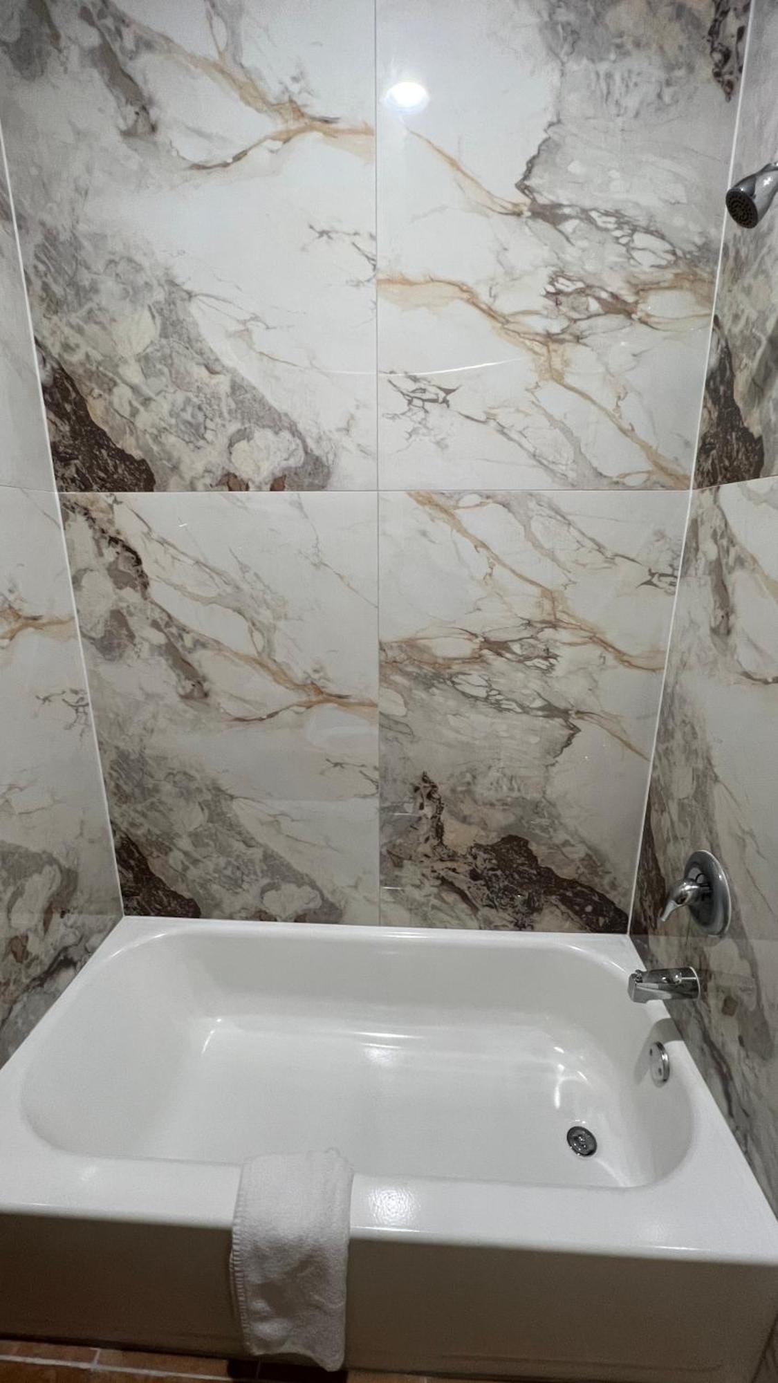 The Symphony Inn & Suites Houston Extérieur photo